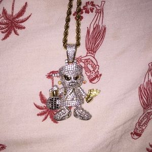 Chain and pendant. 18mm. Gold.